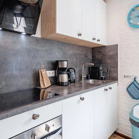 Cozy In With Hot Tub Den Burg