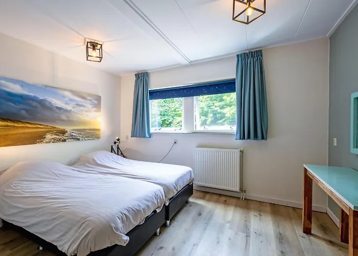 Cozy In With Hot Tub Den Burg