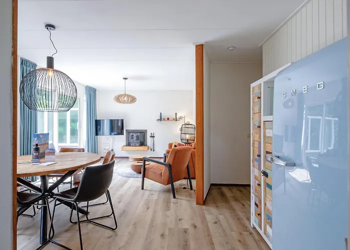 Cozy In With Hot Tub Feriehus