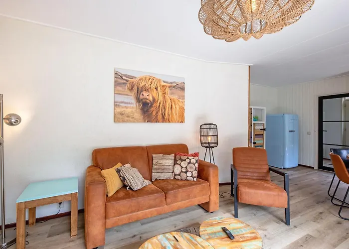 Feriehus Cozy In With Hot Tub Den Burg