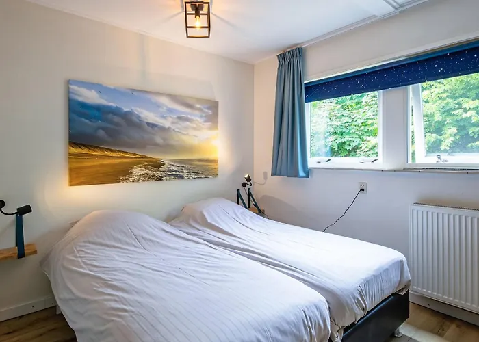 Cozy In With Hot Tub Den Burg