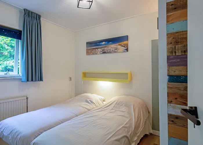 Cozy In With Hot Tub Den Burg