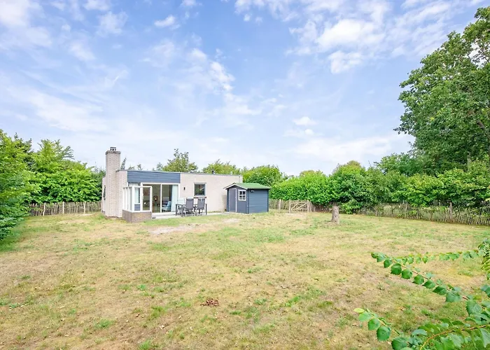 Cozy In With Hot Tub * Den Burg